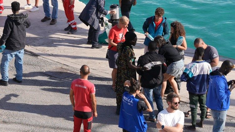  Seck de servicio en el muelle de Lampedusa