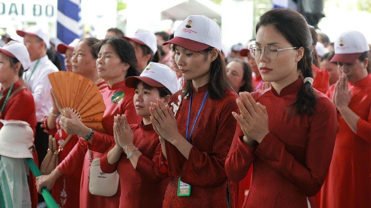 Beatifikační slavnost otce Františka Xavera na vietnamském poutním místě Tac Say, 2. července 2026