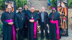 O Núncio Apostólico, Dom Henryk Mieczysław Jagodziński, juntamente com Bispos da África do Sul