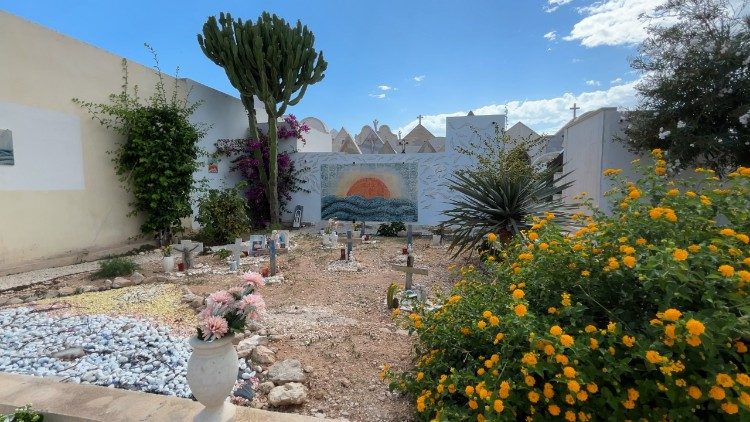 Il Cimitero di Lampedusa dove &egrave; sepolto il piccolo Yusuf, morto a 6 mesi in un naufragio