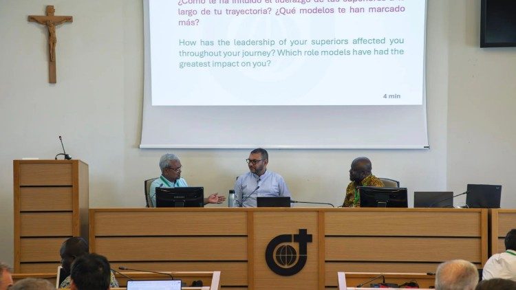 Presentasi dalam Pertemuan Kepemimpinan Misioner SVD 