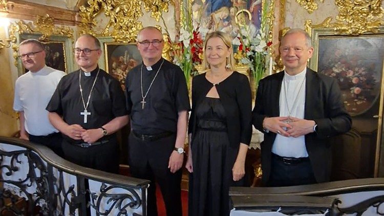 Pielgrzymkę zainagurował w Wiedniu 4 lipca bp Szymon Stułkowski z Płocka