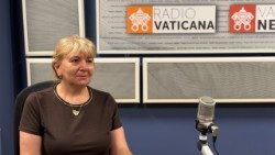 Olena Kovryk dans les studios de Radio Vatican.