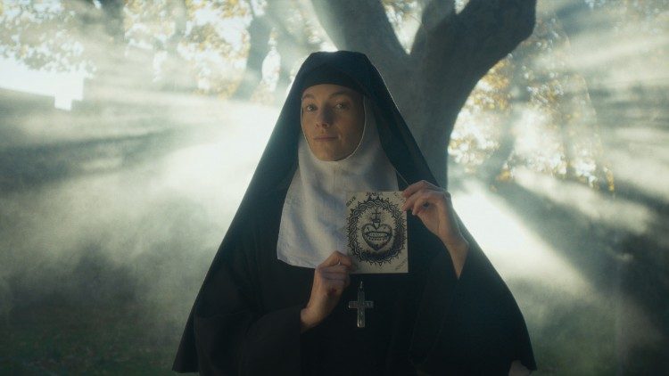 Cena do docudrama francês "Sagrado Coração – Seu Reino Não Terá Fim" , longa-metragem inspirado nas revelações de Jesus a Santa Margarida Maria Alacoque. @Kolbe Arte