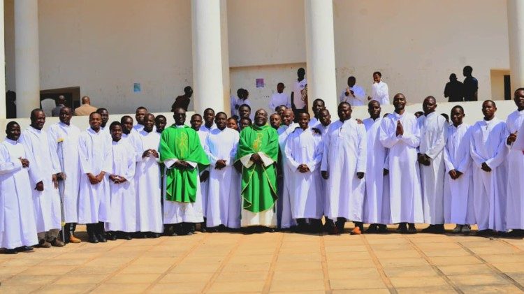 Chuo cha Katekesi cha Mtakatifu Francisko Ksaveri kilianza mwaka 2016 kama darasa lisilo rasmi. 