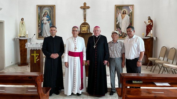 Kości&oacute;ł pw. Najświętszej Maryi Panny Kr&oacute;lowej R&oacute;żańca Świętego został wzniesiony dzięki ofiarności ludzi dobrej woli