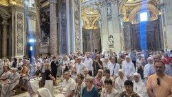 2026.07.09 W Mszy św. przy grobie św. Jana Pawła II uczestniczyli pielgrzymi z archidiecezji poznańskiej