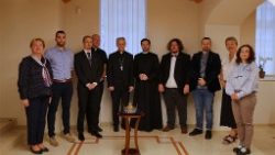 Nadbiskup Dražen Kutleša s predstavnicima Hrvatskoga katoličkog centra u Adelaideu i Hrvatskoga kraljevskoga vijeća  i Gebetslige Hrvatska (Foto: TUZGN)