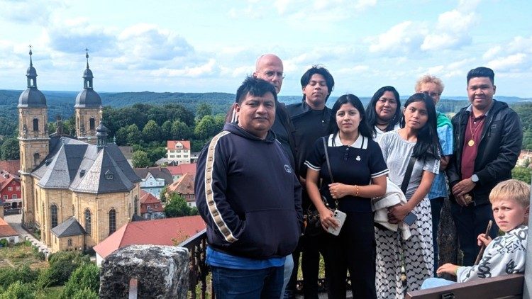A viagem atual representa a terceira visita de um grupo Bororo &agrave; Europa