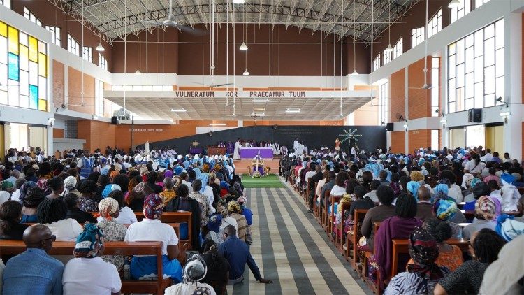 Missa das Exéquias pelo Padre Manuel Machate Chingarara, na Paróquia do Sagrado Coração de Jesus Macúti