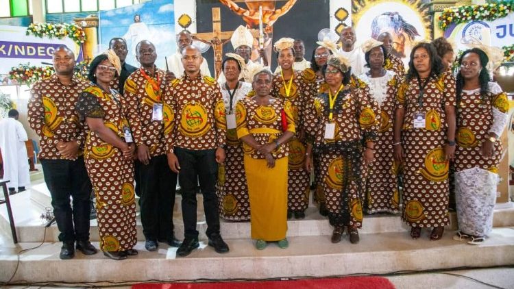 Tunaendelea Kukaza Mwendo katika Kristo Yesu