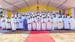kilele cha Maadhimisho ya Jubilei ya Miaka 25 ya Daraja Takatifu ya Upadre kwa Askofu Christopher Ndizeye Nkoronko wa Jimbo Katoliki la Kahama; Mapadre na Watawa!