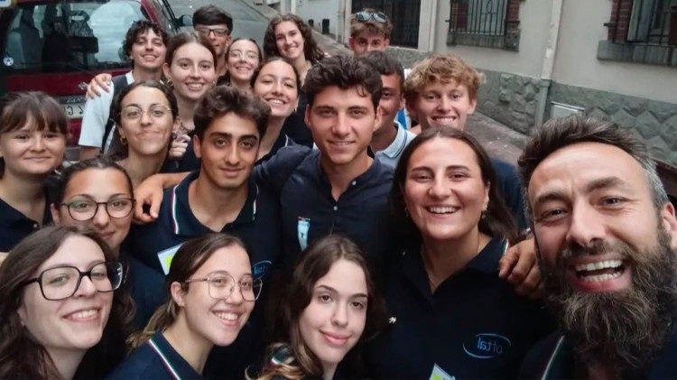 I ragazzi del Liceo scientifico Arturo Tosi di Busto Arsizio a Lourdes