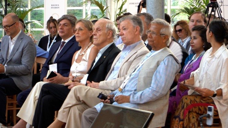 Uczestnicy spotkania w Borgo Laudato si'