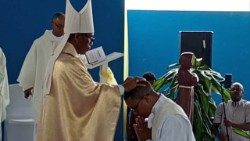Cardeal Dom Arlindo Furtado - Ordenação sacerdotal de Frei Antoniltom Gomes, na ilha do Fogo