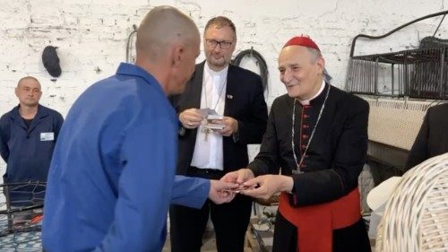   En mission en Ukraine, le cardinal Zuppi esp&egrave;re la fin de la guerre 