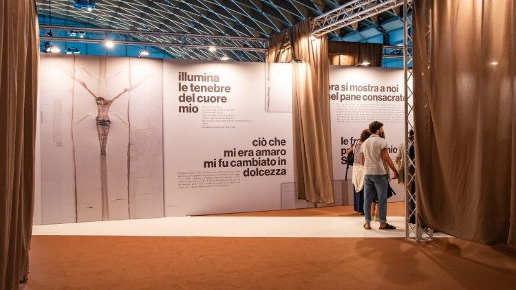 La mostra sulla vita di San Francesco, ad Assisi. 