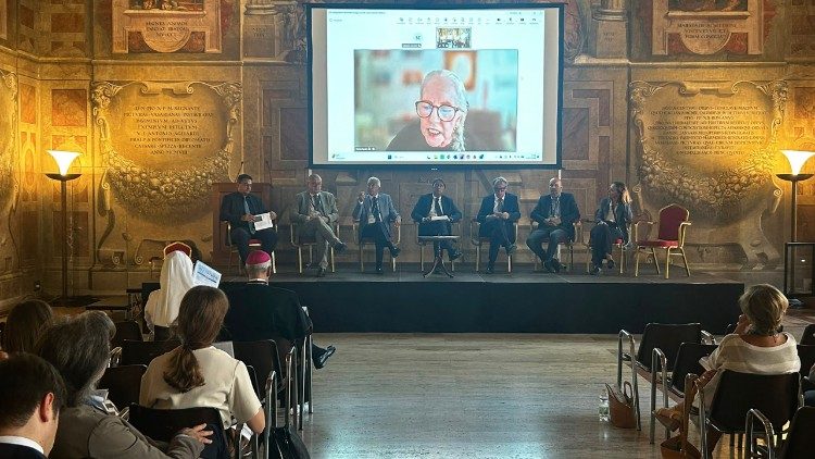 La table ronde qui a suivi les premières interventions institutionnelles, animée par Davide Dionisi, 15 juillet 2026.