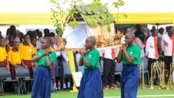 2026.07.15 Shule ya Sekondayi ya Mslaba Mtakatifu ya  Lake View Senior kuadhimisha Tamasha la Kijani la Laudato Si’ huko  Jinja,Uganda.