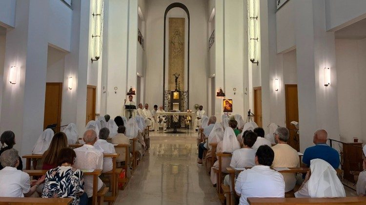 La celebrazione con le Figlie della Chiesa