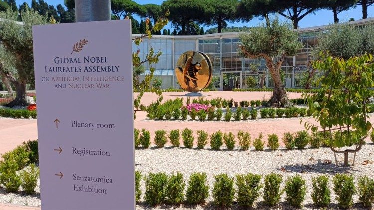 Le Borgo Laudato si’ de Castel Gandolfo, o&ugrave; se tient actuellement le colloque international sur l’IA et les armes nucl&eacute;aires.