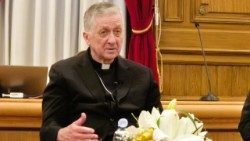 Nadbiskup Chicaga kardinal Blase J. Cupich na tribini u Rijeci (Foto: Riječka nadbiskupija)