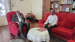 Dom Inácio Saúre, Arcebispo de Nampula recebe o Governador de Nampula, Eduardo Abdula