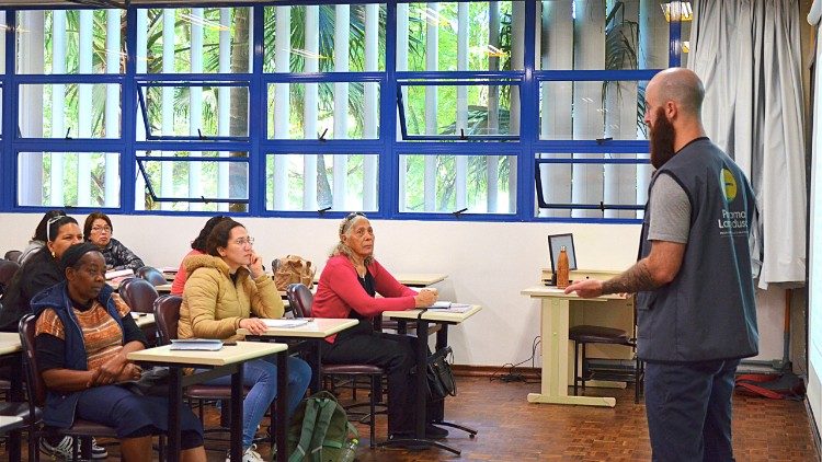 O curso faz parte do Programa Lampedusa, em resposta ao chamado do Papa Francisco