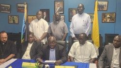 I vescovi della Provincia ecclesiastica di Juba danno pubblica lettura della dichiarazione finale dell'Assemblea annuale