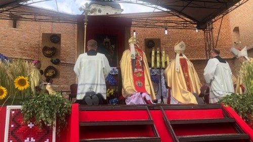 Gallagher en Berdychiv: s&uacute;plica por la paz a Nuestra Se&ntilde;ora del Monte Carmelo