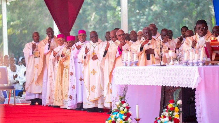 Kauli mbiu ya Maadhimisho ya Mkutano Mkuu wa 21 wa AMECEA: “Safari ya Sinodi ya AMECEA pamoja na Vijana: Kujenga Madaraja ya Ushirika, Matumaini, Haki na Utawala Bora."