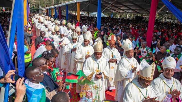 La processione dei vescovi delle Conferenze episcopali dell’Africa Orientale per la Messa di apertura dell'assemblea Amecea