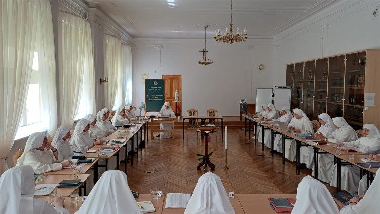 Obrady Kapituły (&copy; archiwum si&oacute;str niepokalanek)
