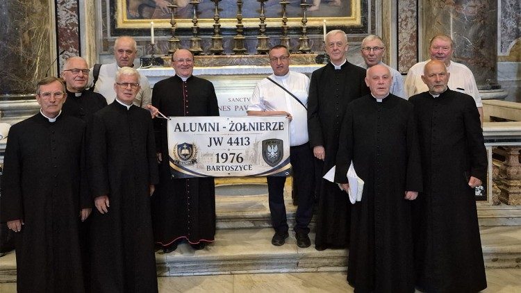 Pielgrzymka kapłanów z kleryckiej jednostki w Bartoszycach