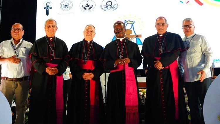El saludo de monse&ntilde;or Fortunatus Nwachukwu