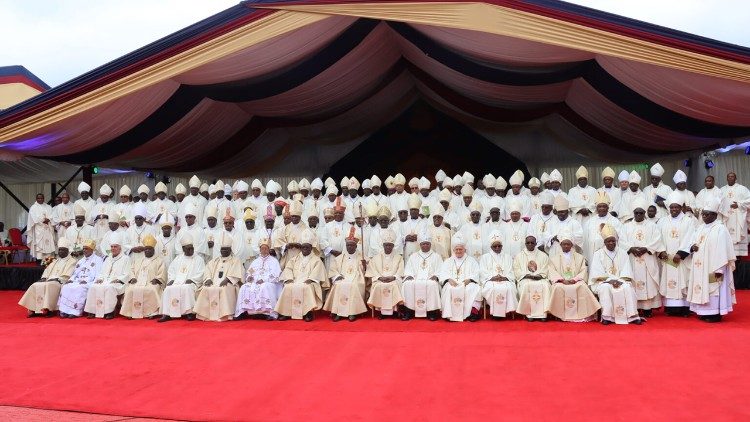 Mwishoni mwa Maadhimisho ya Mkutano Mkuu wa 21 wa Shirikisho la Mabaraza ya Maaskofu wa Afrika Mashariki na Kati, AMECEA, imetoa wito mzito kwa: Familia, Kanisa, serikali, viongozi wa kisiasa na wadau wote wa maendeleo .