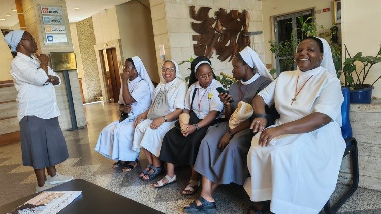 Kuwakaribisha watawa wa CPS katika  Radio Vatican.
