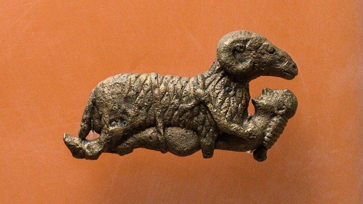 Applique in bronzo fuso con Ulisse sotto la pancia dell'ariete, 540 e il 530 a.C., Museo di Delfi.