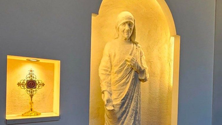 Kip Majke Terezije iz Kalkute u crkvi na riječkoj Vežici (Foto: Riječka nadbiskupija)