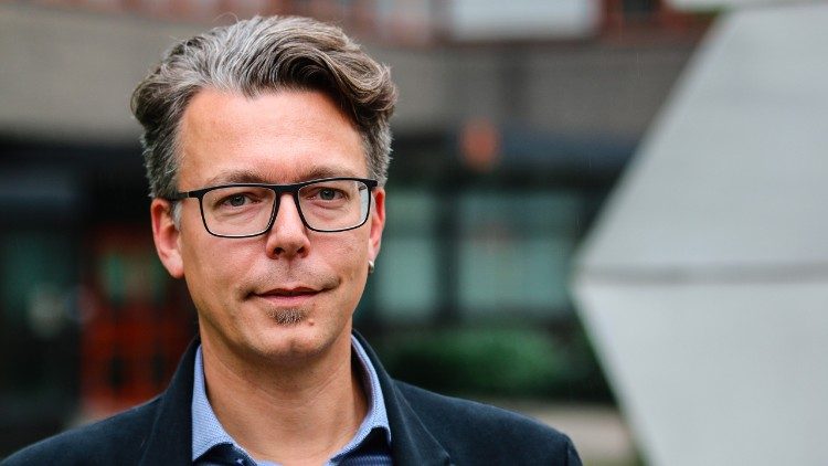 Frank Buchheit  ist Kriminologe und P&auml;dagoge und beim Landesmedienzentrum BAden-W&uuml;rttemberg t&auml;tig.