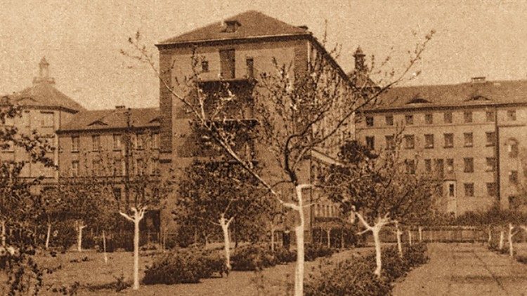 Twierdza przy Czerniakowskiej - niemy świadek tragedii i bohaterstwa (© archiwum Sióstr Nazaretanek)