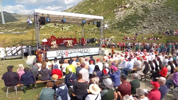 1.-August-Messe auf dem Gott&shy;hard