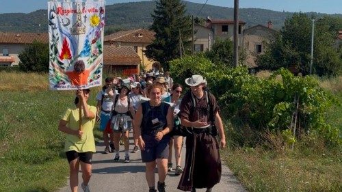 In marcia verso Assisi nel nome di san Francesco aspettando Leone