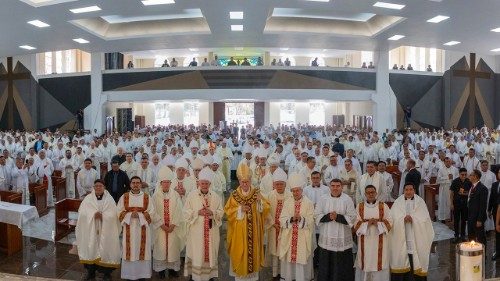Parolin ai preti del Guatemala: siate “sentinelle vigili”, &egrave; la santit&agrave; a rendere credibili