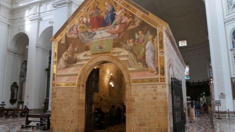 Una veduta della facciata della Porziuncola. 