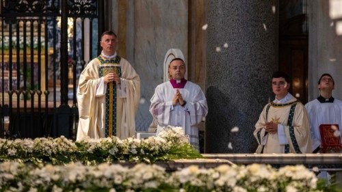 &Agrave; Sainte-Marie-Majeure, la gr&acirc;ce de Dieu descend encore sur le monde