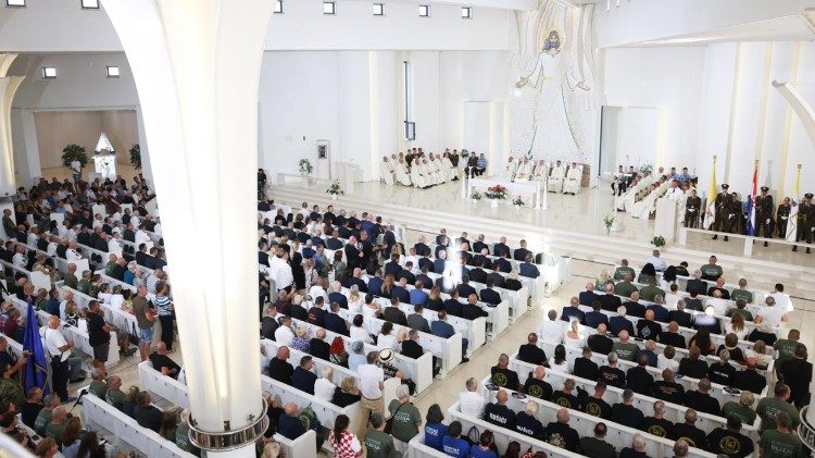 Ranojutarnje misno slavlje u crkvi Gospe Velikoga Hrvatskog Krsnog Zavjeta (Foto: MORH/J. Šeri)