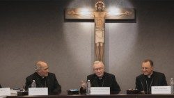 Cardenal Pietro Parolin con representantes del Diálogo Nacional por la Paz en México