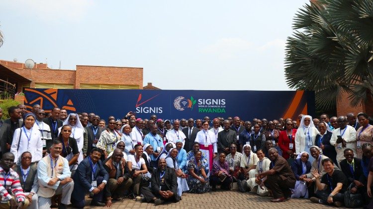 Partecipanti al Congresso Mondiale e all'Assemblea dei Delegati di SIGNIS 2026: sacerdoti, religiose, laici, giornalisti e comunicatori provenienti da diversi Paesi