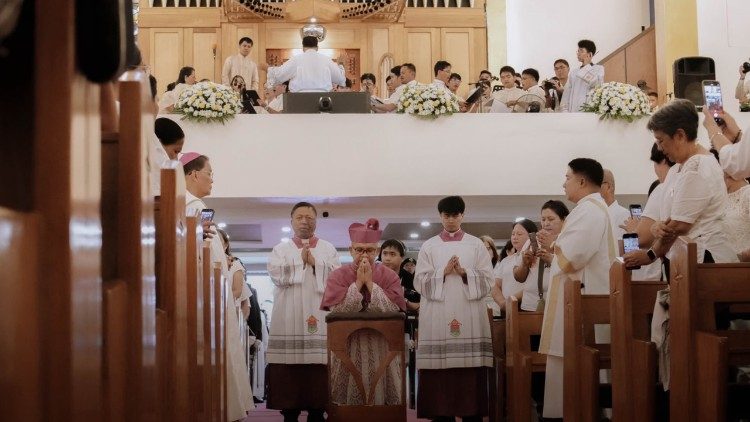Opening of the new Diocese of Calapan, Philippines